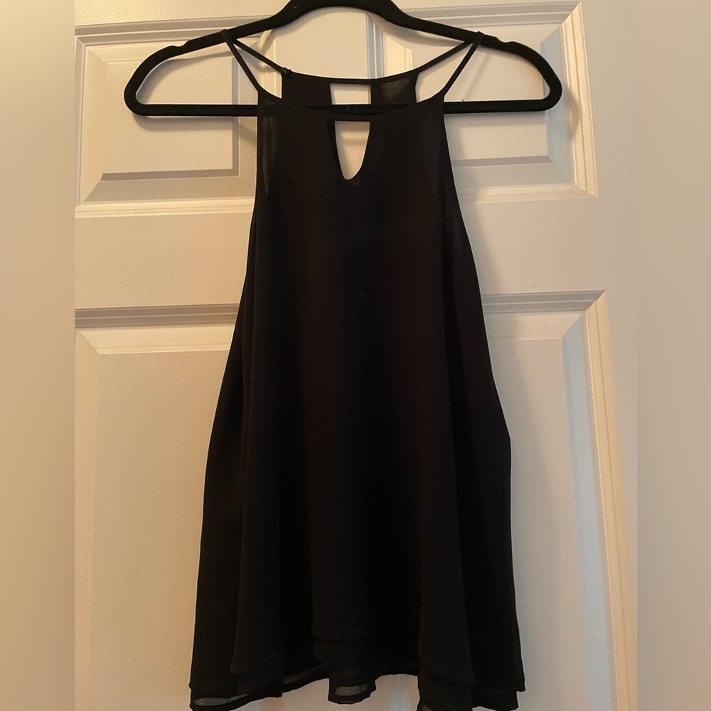 Flowy black top